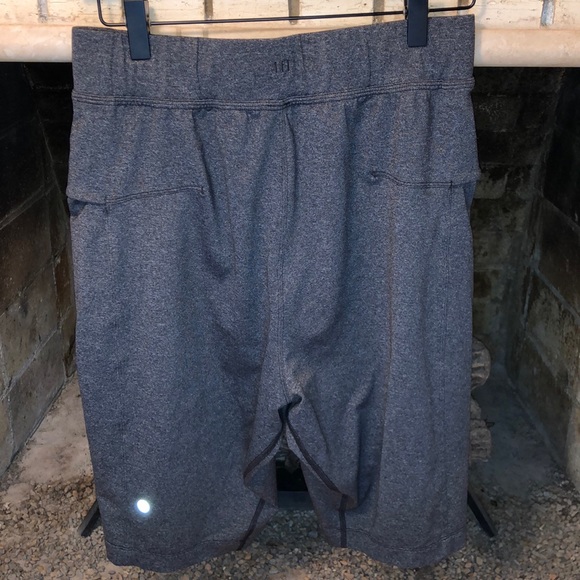 🤑PRICE DROP🤑 Men’s Lululemon Shorts - Size - S - Picture 6 of 13